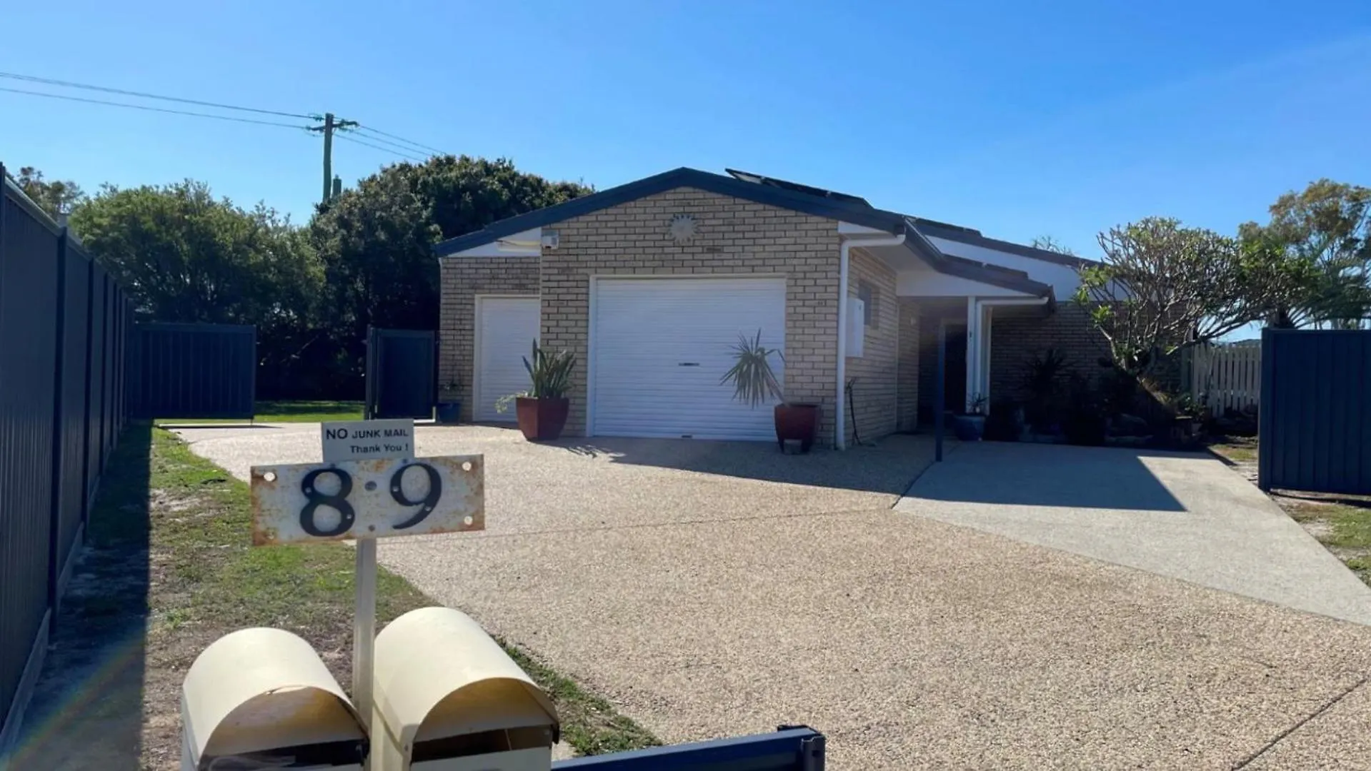 Ground Floor, Family Unit On The Canal With Free Wifi! Bongaree 0*,  Australien