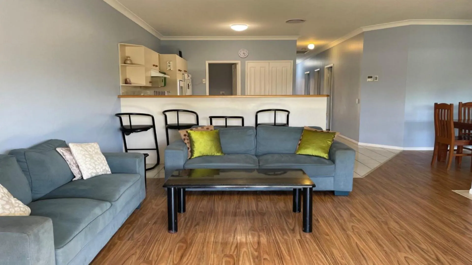 Feriehus Ground Floor, Family Unit On The Canal With Free Wifi! Bongaree